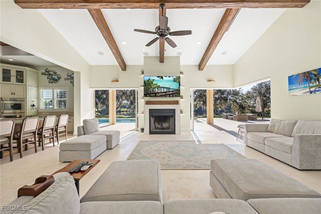 5994 Dragoon CT, Labelle, FL 33935