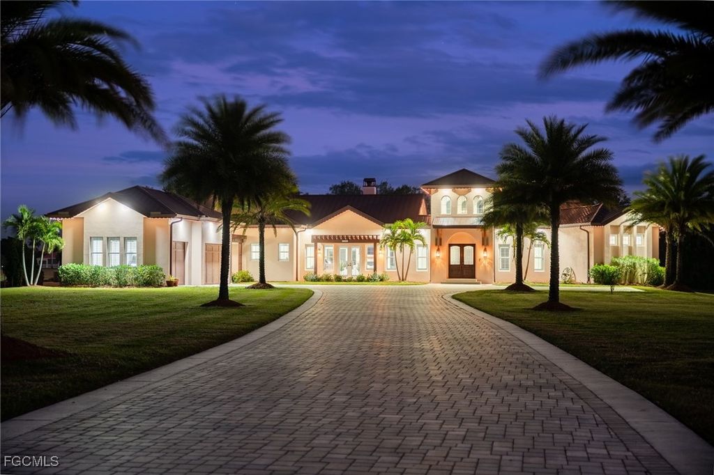 5994 Dragoon CT, Labelle, FL 33935