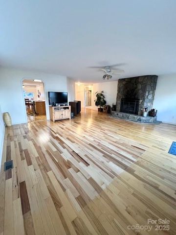 194 Ridgeview Drive, Whittier, NC 28789