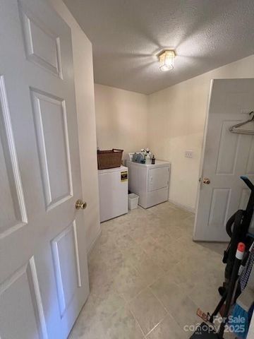 194 Ridgeview Drive, Whittier, NC 28789