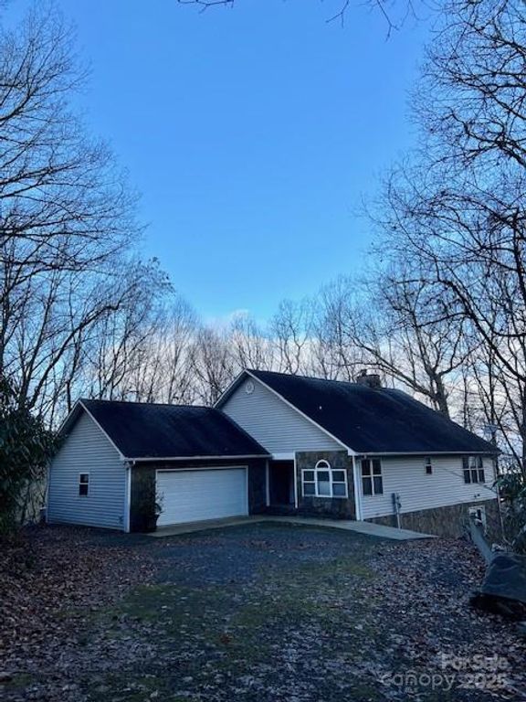 194 Ridgeview Drive, Whittier, NC 28789