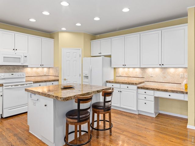 1586 Goshawk Dr, Longmont, CO 80504