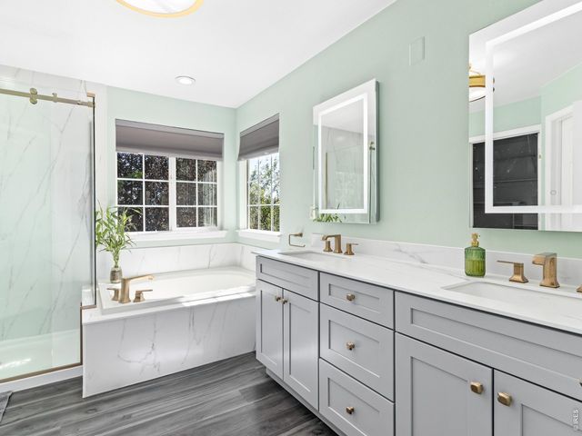 1586 Goshawk Dr, Longmont, CO 80504