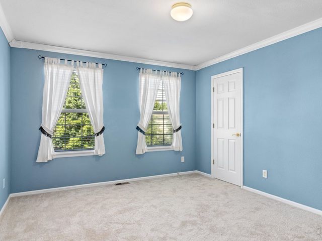 1586 Goshawk Dr, Longmont, CO 80504