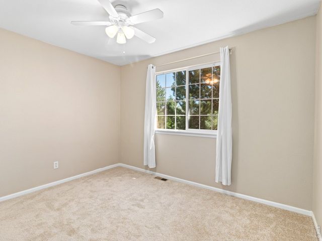 1586 Goshawk Dr, Longmont, CO 80504