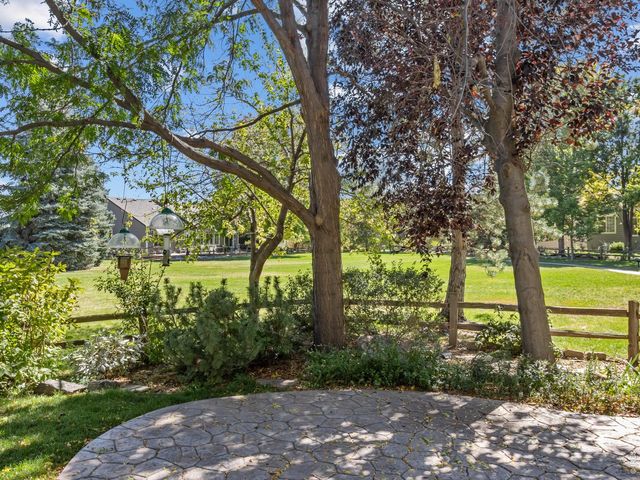 1586 Goshawk Dr, Longmont, CO 80504