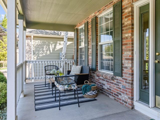 1586 Goshawk Dr, Longmont, CO 80504