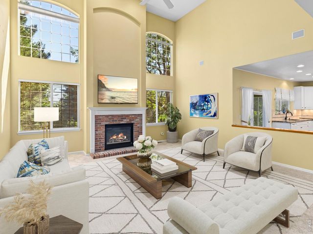 1586 Goshawk Dr, Longmont, CO 80504