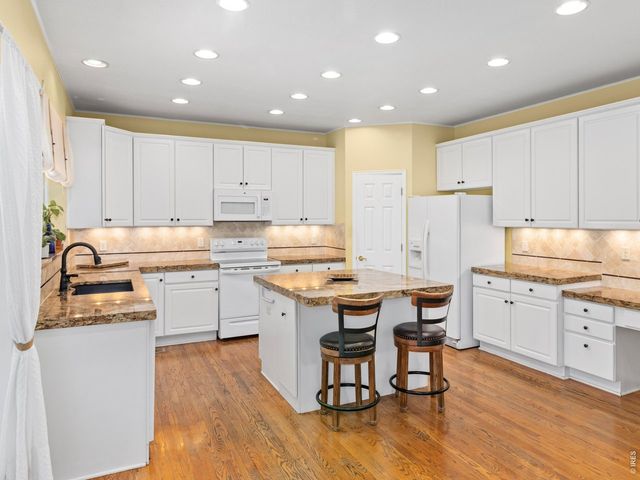 1586 Goshawk Dr, Longmont, CO 80504