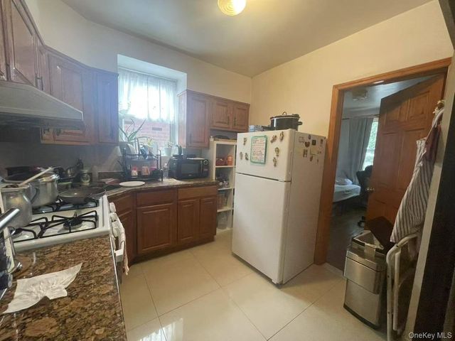 2039 150th Street, Whitestone, NY 11357
