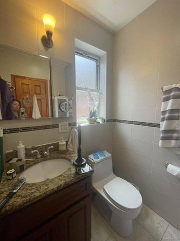 2039 150th Street, Whitestone, NY 11357