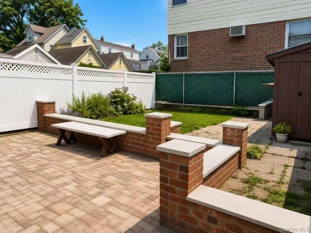 2039 150th Street, Whitestone, NY 11357