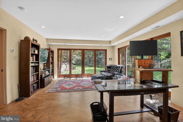 3439 MALBROOK DR, Falls Church, VA 22044