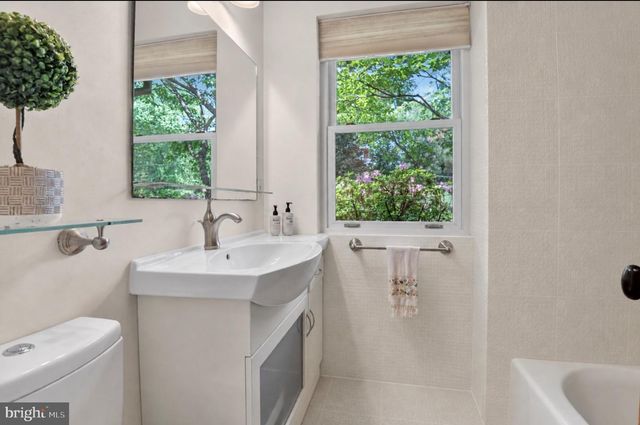 3439 MALBROOK DR, Falls Church, VA 22044