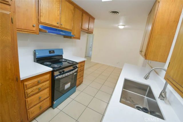 815 Coral Avenue, Hemet, CA 92543