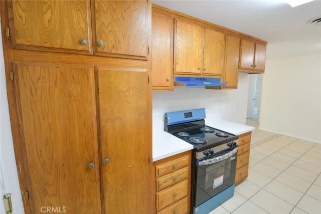 815 Coral Avenue, Hemet, CA 92543
