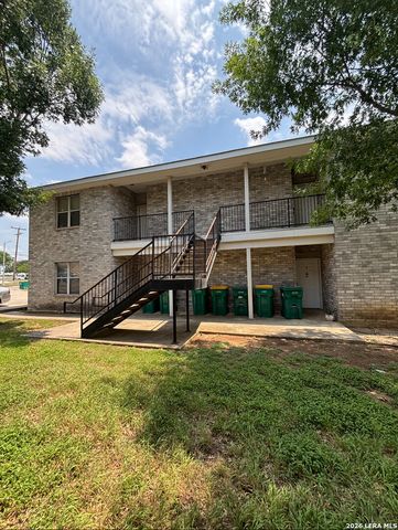 501 Dukeway, Universal City, TX 78148
