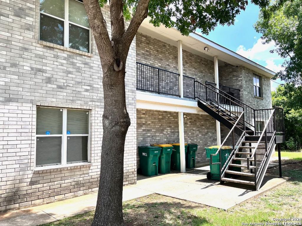 501 Dukeway, Universal City, TX 78148