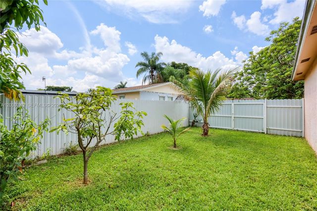 15825 SW 305th Ter, Homestead, FL 33033