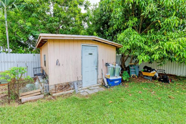 15825 SW 305th Ter, Homestead, FL 33033