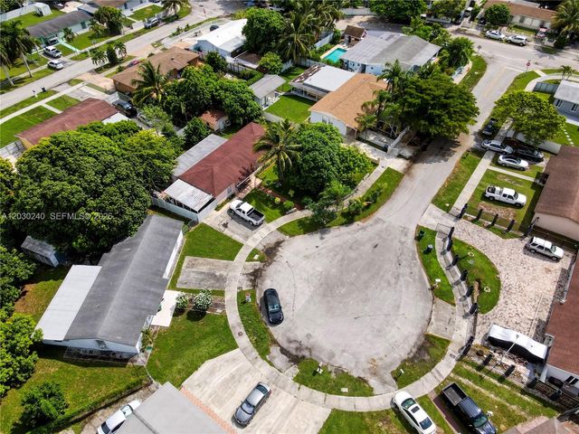 15825 SW 305th Ter, Homestead, FL 33033