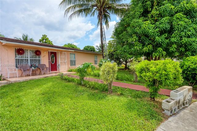 15825 SW 305th Ter, Homestead, FL 33033