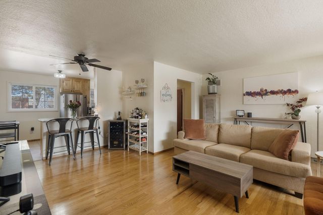 6013 Zimmerman Avenue NE, Albuquerque, NM 87110