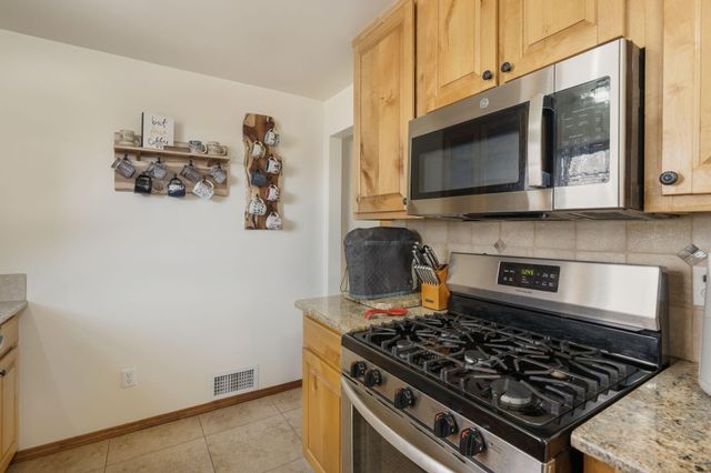 6013 Zimmerman Avenue NE, Albuquerque, NM 87110