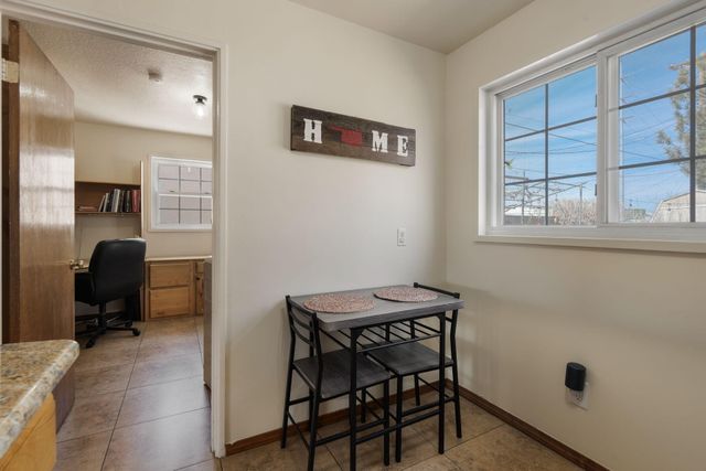 6013 Zimmerman Avenue NE, Albuquerque, NM 87110