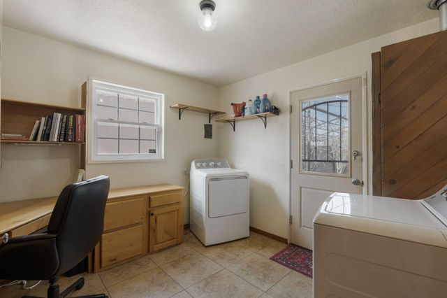 6013 Zimmerman Avenue NE, Albuquerque, NM 87110