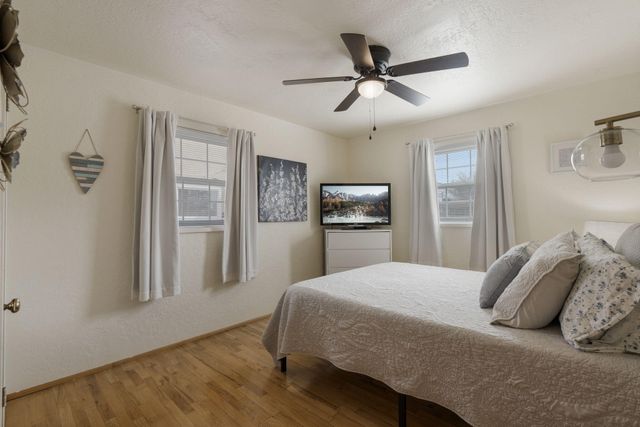 6013 Zimmerman Avenue NE, Albuquerque, NM 87110