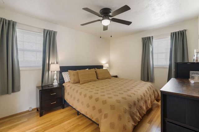 6013 Zimmerman Avenue NE, Albuquerque, NM 87110