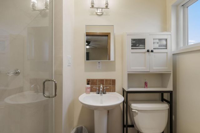 6013 Zimmerman Avenue NE, Albuquerque, NM 87110