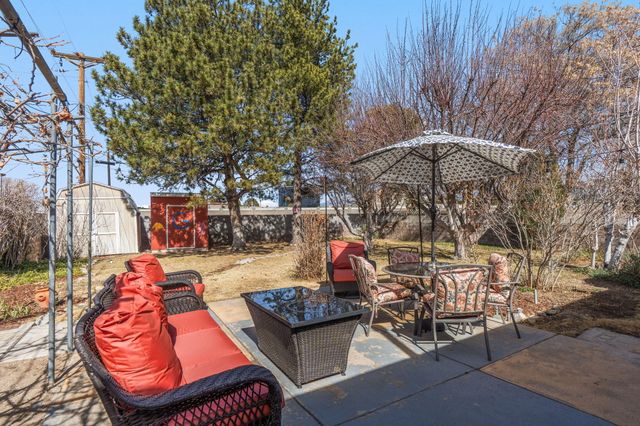 6013 Zimmerman Avenue NE, Albuquerque, NM 87110