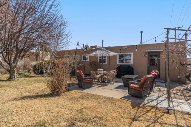 6013 Zimmerman Avenue NE, Albuquerque, NM 87110