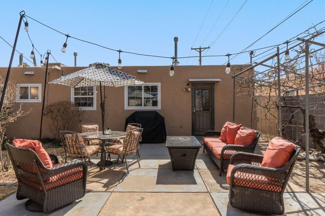 6013 Zimmerman Avenue NE, Albuquerque, NM 87110
