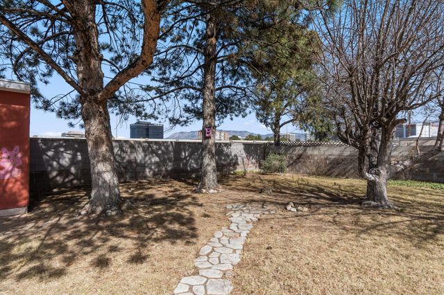 6013 Zimmerman Avenue NE, Albuquerque, NM 87110