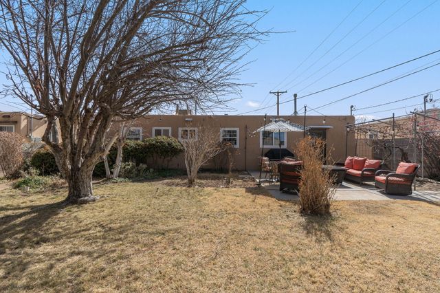 6013 Zimmerman Avenue NE, Albuquerque, NM 87110