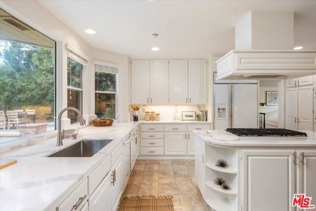22322 Cairnloch Street, Calabasas, CA 91302