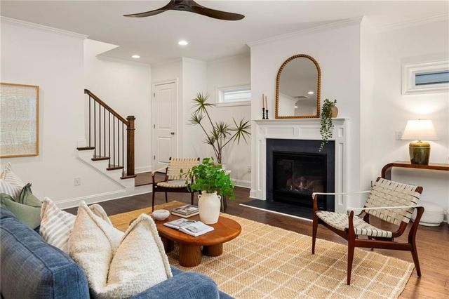 1052 Johnson Grove, Atlanta, GA 30318