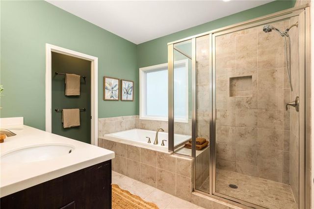 1052 Johnson Grove, Atlanta, GA 30318