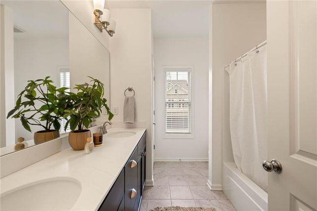 1052 Johnson Grove, Atlanta, GA 30318