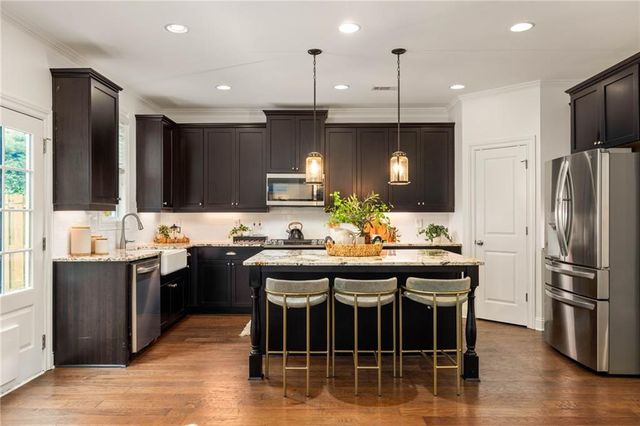 1052 Johnson Grove, Atlanta, GA 30318
