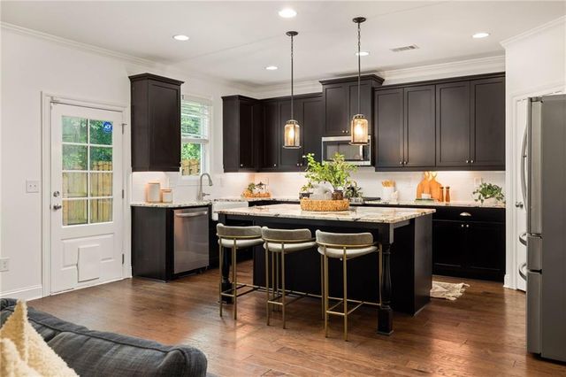 1052 Johnson Grove, Atlanta, GA 30318