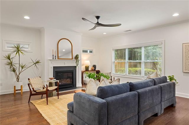 1052 Johnson Grove, Atlanta, GA 30318