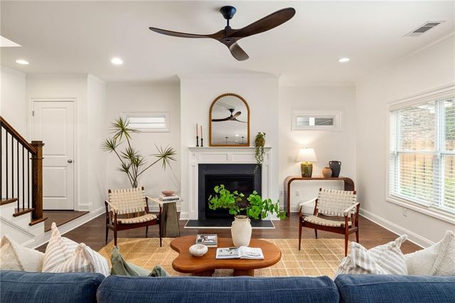 1052 Johnson Grove, Atlanta, GA 30318