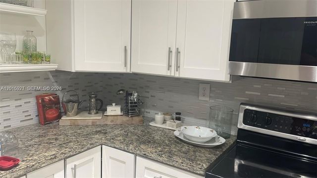 9280 SW 123rd Ct 207, Miami, FL 33186