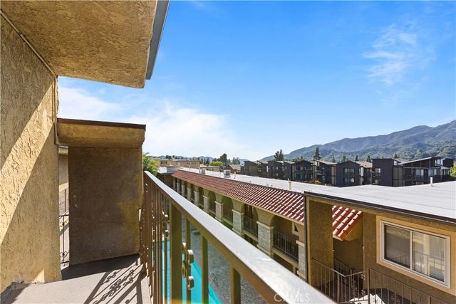 3220 Altura Avenue 331, La Crescenta, CA 91214