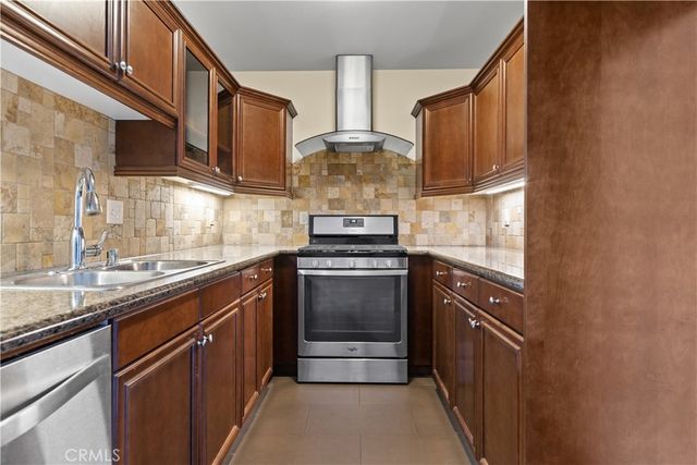 3220 Altura Avenue 331, La Crescenta, CA 91214