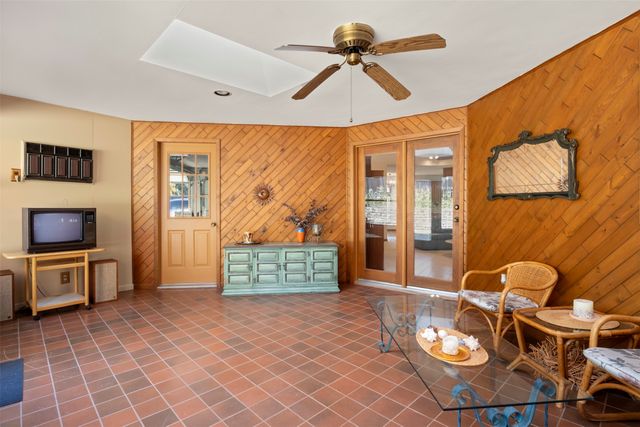 2707 Lincoln Drive, Arlington, TX 76006